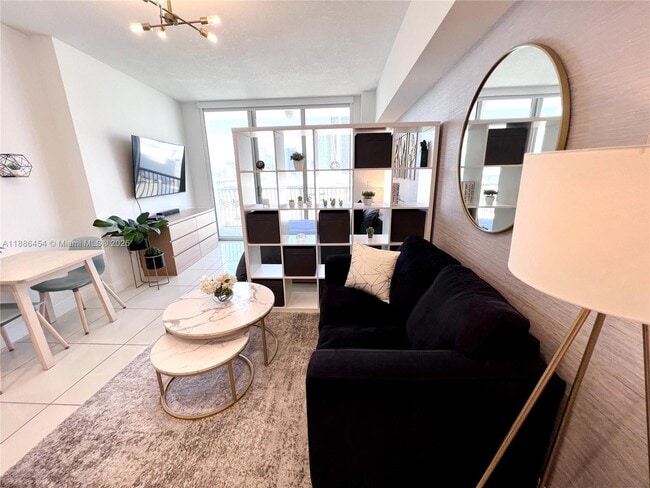 Foto del edificio - 1750 N Bayshore Dr
