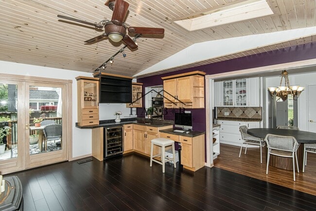 Foto del edificio - Your NW Sanctuary: 4-BR Single Family Home