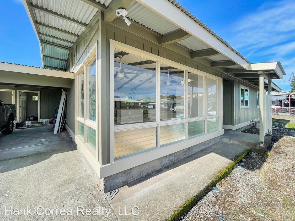 Primary Photo - 3 br, 1.5 bath House - 2450 Kilauea Ave.