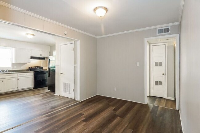 Foto del edificio - 3417 4th St W