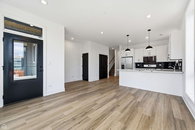 Foto del edificio - 3902 S Lake Park Ave