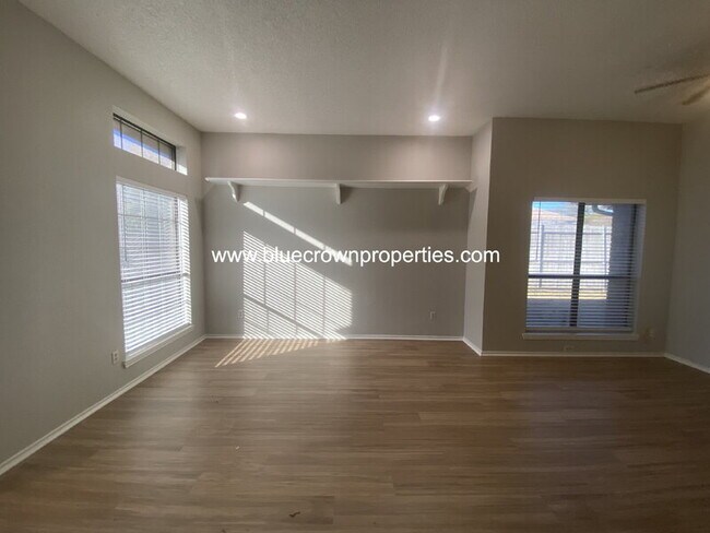 Building Photo - 1212 Case Dr