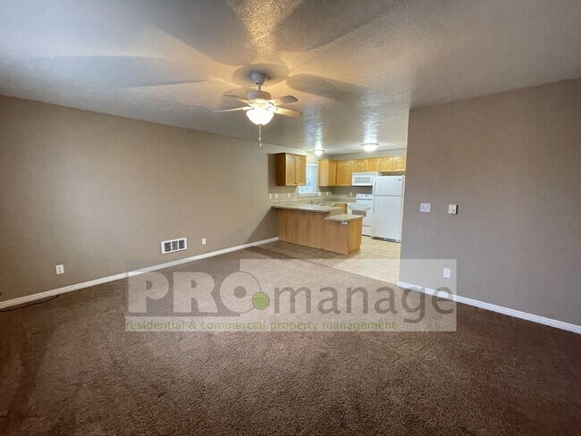 Foto del edificio - 2 Bed / 1 Bath Apartment - Idaho Falls