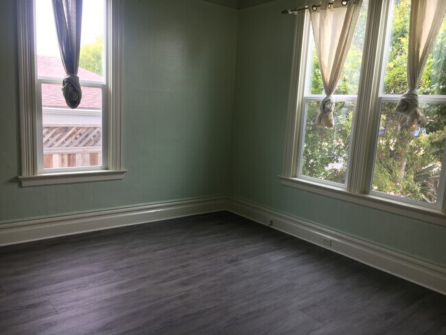 Foto del edificio - 203 Younglove Ave