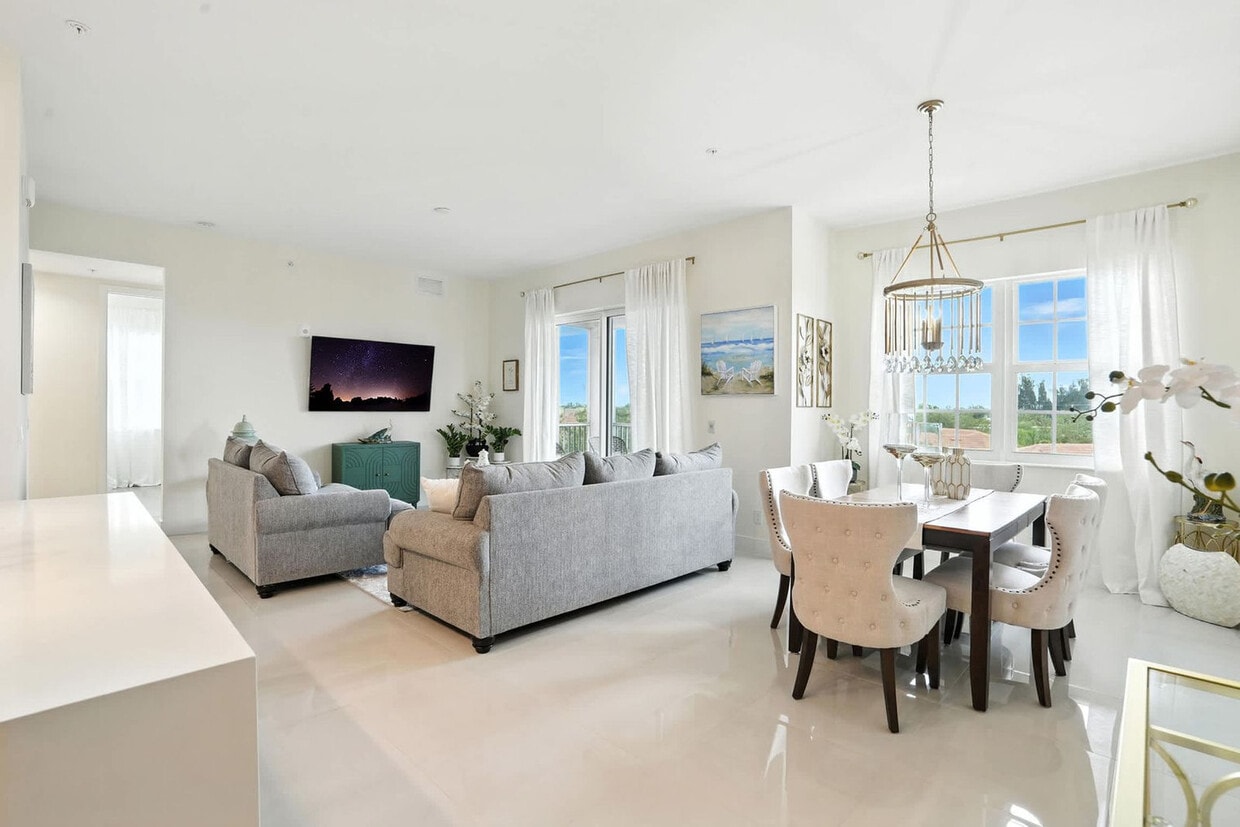 Foto principal - 15773 Beachcomber Ave