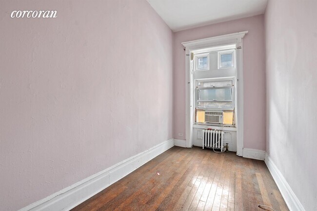 Building Photo - 335 W 85th St
