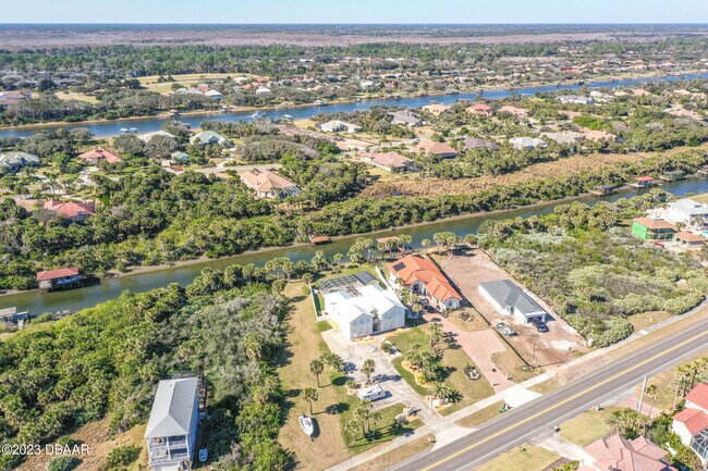 Foto del edificio - 3398 N Ocean Shore Blvd