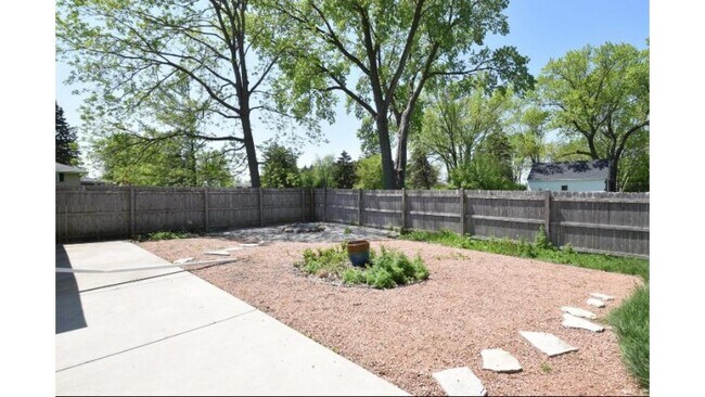 Building Photo - 3012 Cozy Acre Rd