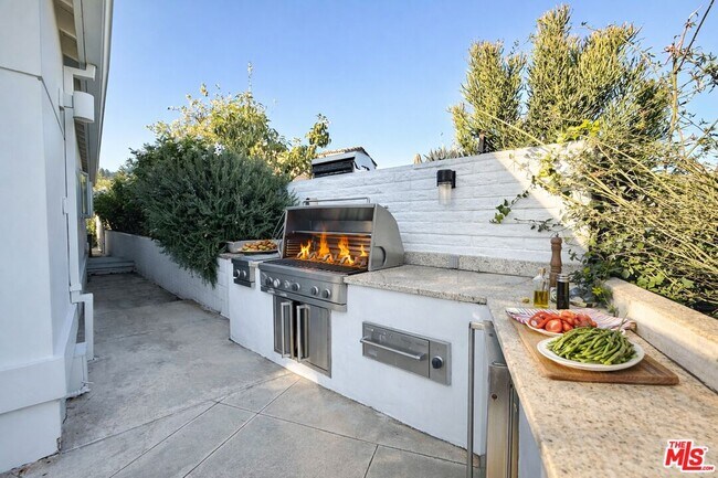 Foto del edificio - 1148 Las Pulgas Rd