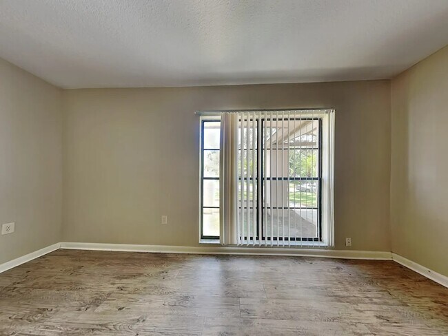 Foto del edificio - 702 Lakemont Dr