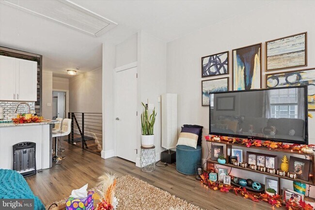 Foto del edificio - 641 E High St