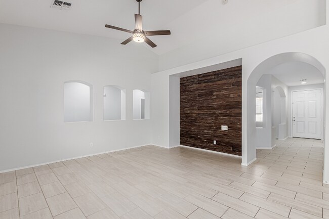 Building Photo - 1201 E Benrich Dr