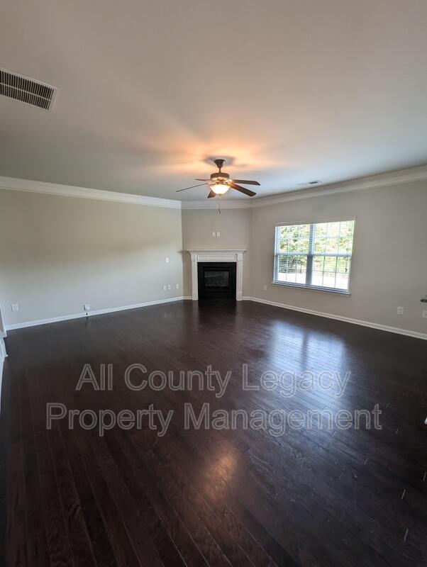 Building Photo - 3996 Pine Village Pl