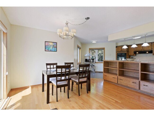 Foto del edificio - 300 3rd Ave NE