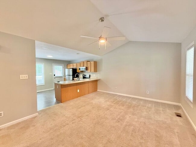 Building Photo - 119 Percheron Dr