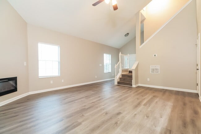 Foto del edificio - 6662 Browns Mill Ferry Dr