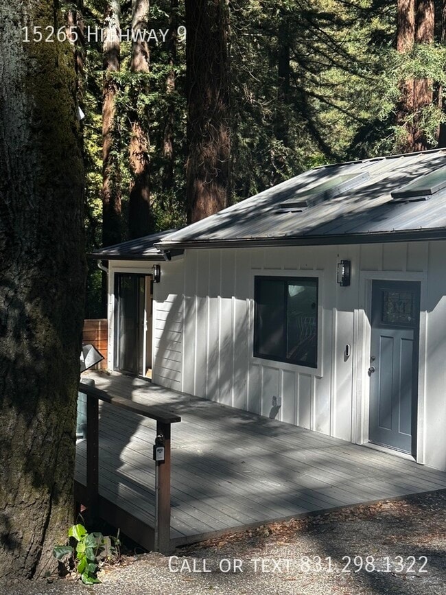 Building Photo - Modern mountain property, great commute lo...