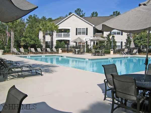 Building Photo - Spacious Three Bedroom Condo Located at Th...