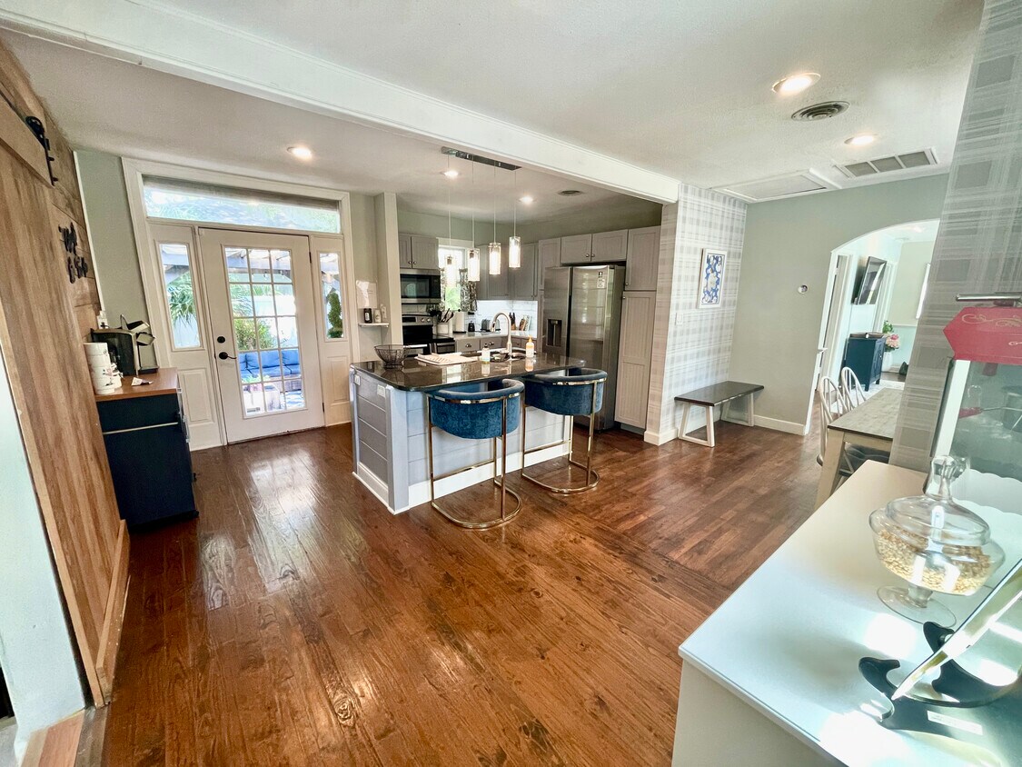 Foto principal - 3319 W Paul Ave