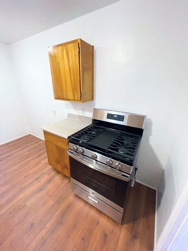 Building Photo - 3bd/1ba home in Rosewood. Huge backyard an...