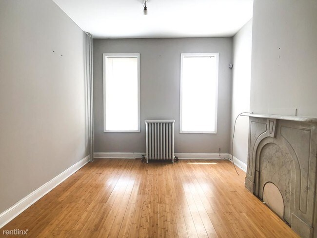 Building Photo - 5 br, 2.5 bath Apartment - 2035 W Oxford St