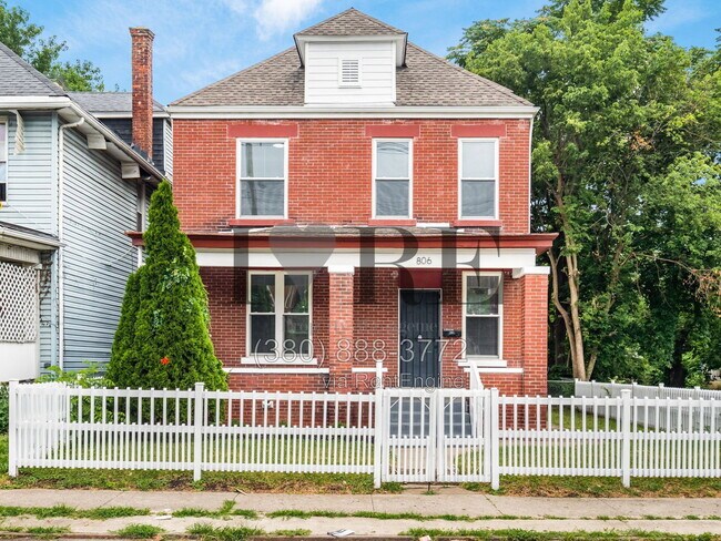 Foto del edificio - 806 Sullivant Ave
