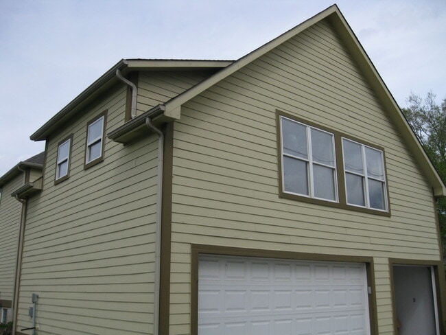 Building Photo - 1933 Ruckle St