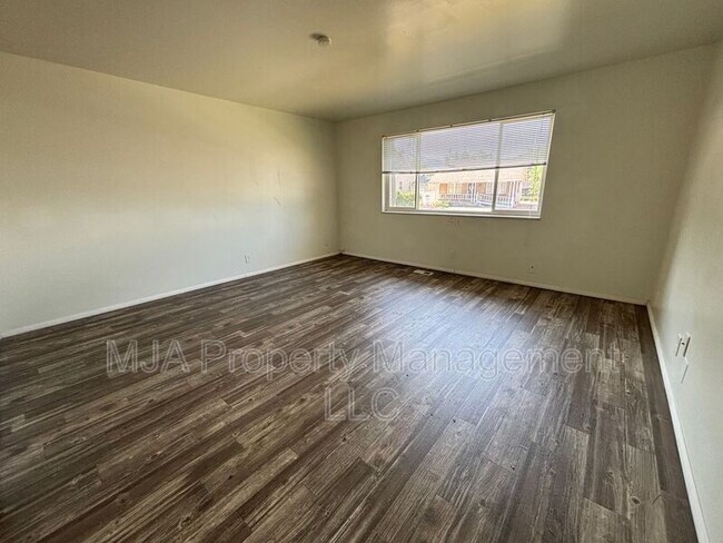 Photo - 1735 Holladay Blvd E Apartment