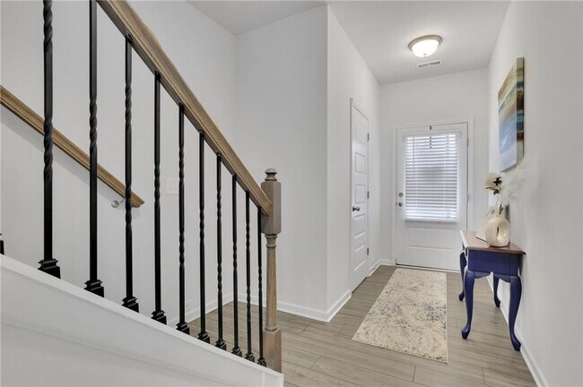 Building Photo - 803 Dundee Wy