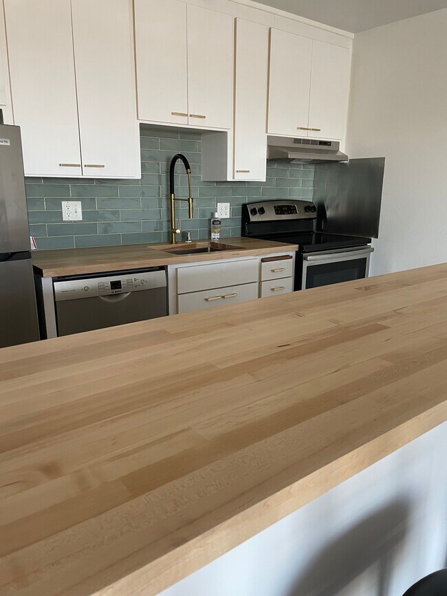 Building Photo - 311 Corbett Ave