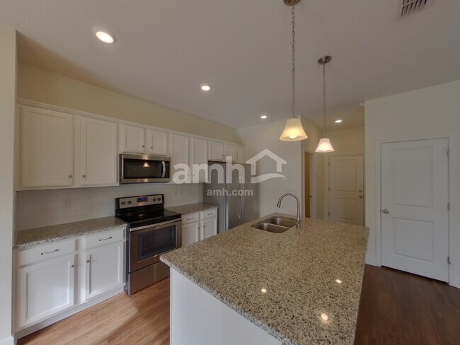 Foto del edificio - 4241 Reisswood Lp