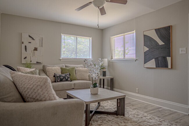 Building Photo - FREE JANUARY RENT!!!!!!!!!! RENT REDUCED TO $1,195!!!