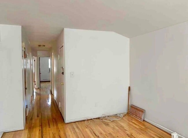 Foto del edificio - 71-61-61170 170th St