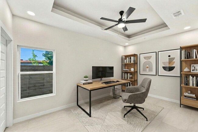 Building Photo - 200 S Cynthia St