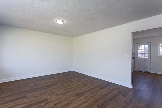 Foto del edificio - 151 Sharon Cir