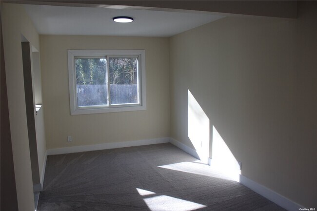Building Photo - 22 Amityville Rd