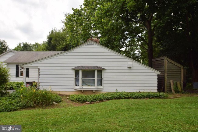 Building Photo - 987 Penns Park Rd