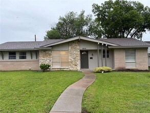 Building Photo - 2410 Viva Dr