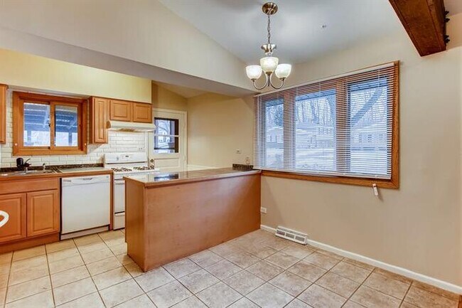 Building Photo - 201 N. Craig Place, Lombard, IL, 60148