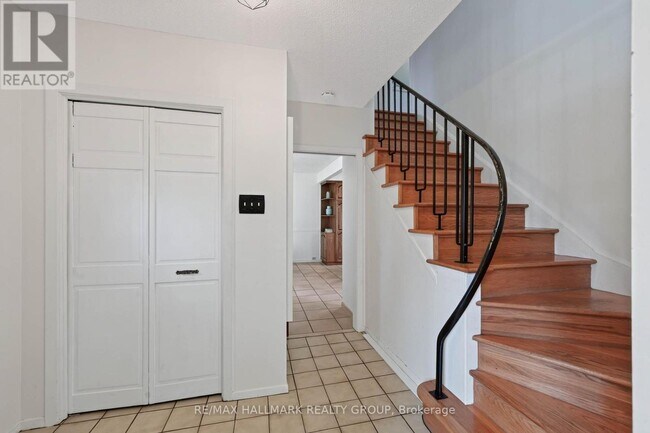 Building Photo - 1038 Arnot Rd