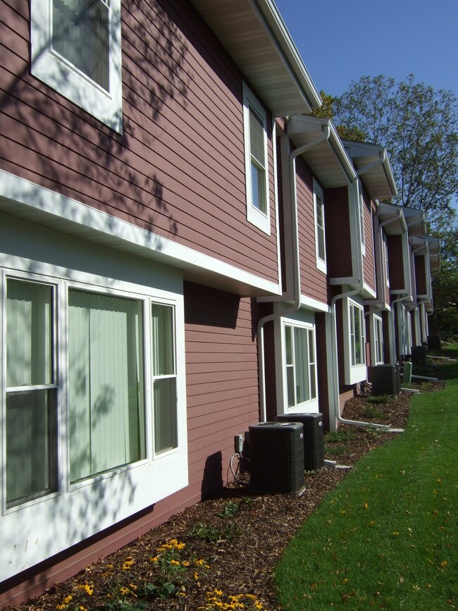 Cedar Hills Townhomes Apartments Minnetonka Mn Building Photo Cedar Hills Townhomes