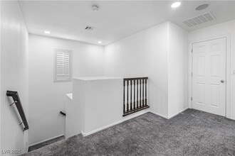 Building Photo - 8123 N Cowboy Springs St