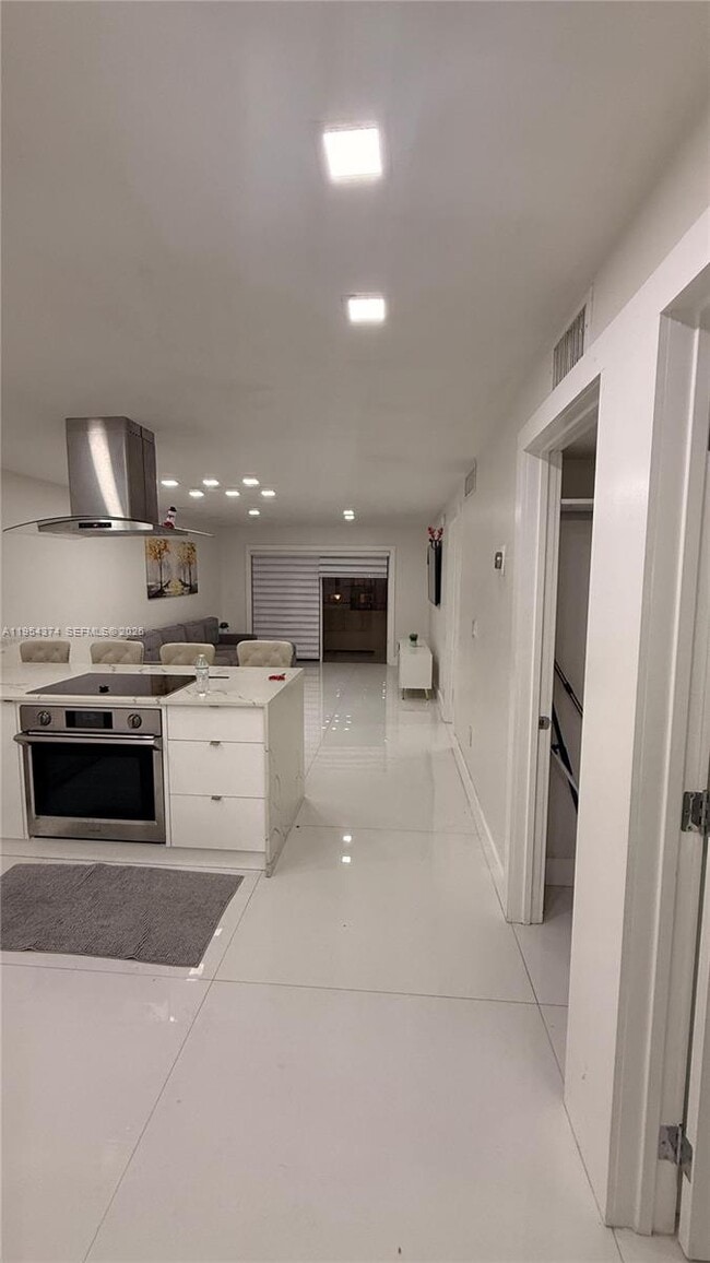 Building Photo - 6880 Abbott Ave