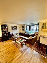 Building Photo - 117 W Concord St