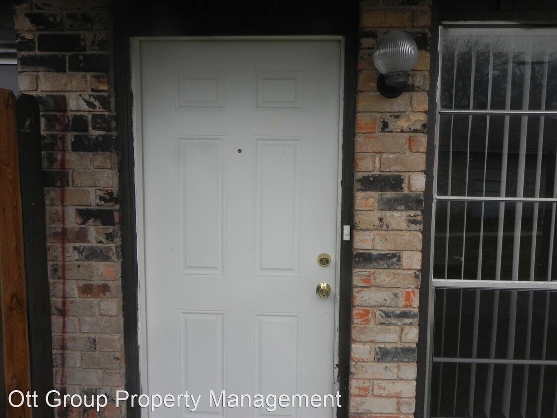 Primary Photo - 2318 Andover Dr