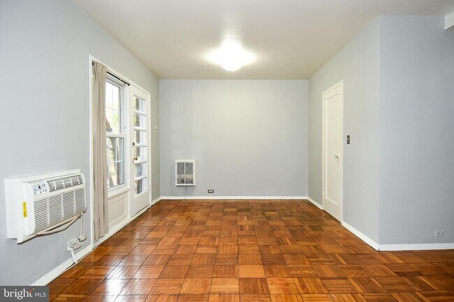 Building Photo - 3132 Martha Custis Dr