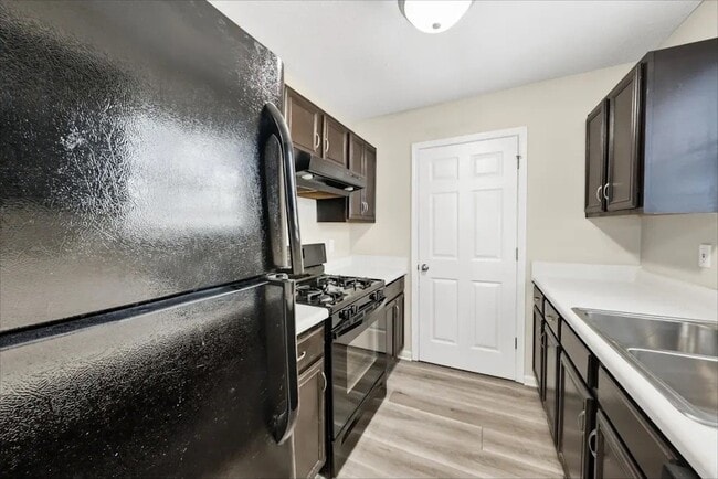 Building Photo - 1610 Vinebrook Terrace