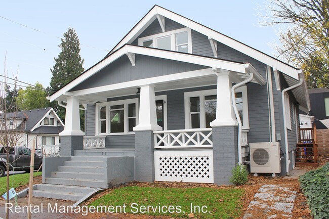 Foto del edificio - 4 br, 1.5 bath House - 36 NE Beech St # A