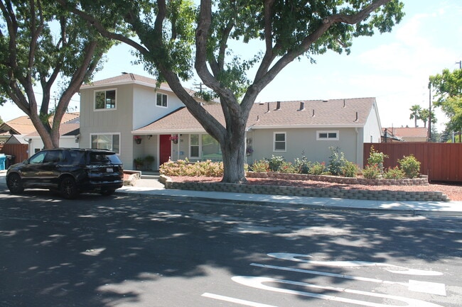 Building Photo - 1135 Alice Dr
