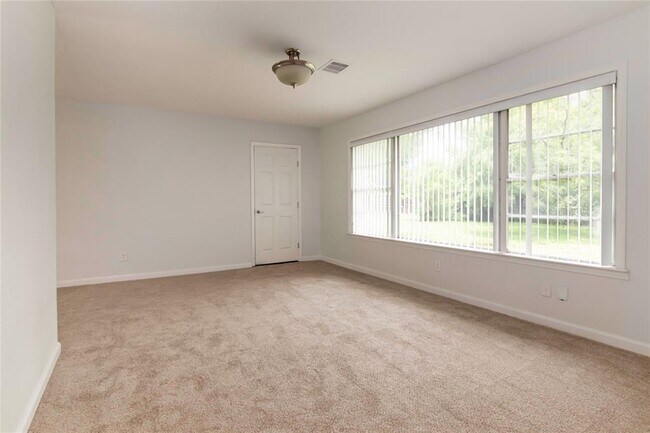 Foto del edificio - 310 Shoreacres Blvd